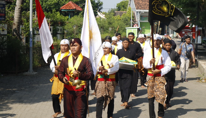 Tradisi Ratusan Tahun Demak, Pembuatan Lisah Sepuh Penjamasan Pusaka Sunan Kalijaga