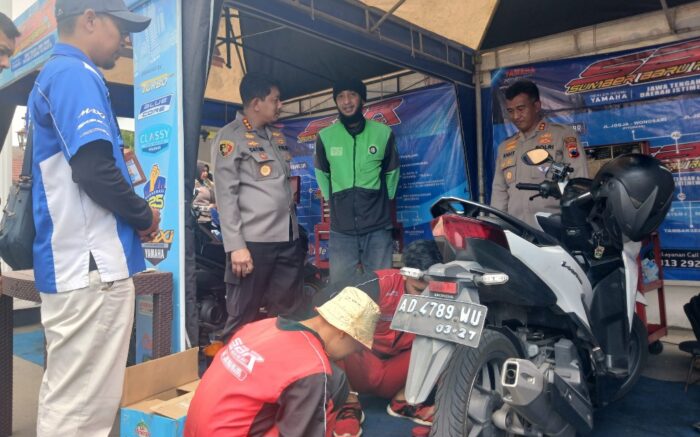 Satlantas Polresta Surakarta Gelar Servis Gratis Motor Ojol dalam Program Polisi Menyapa
