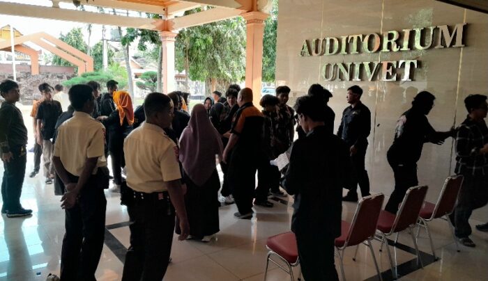 Rektor Univet Bantara Sukoharjo Didemo Mahasiswa, Ini Tuntutannya
