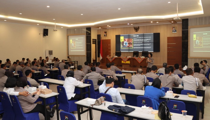 Biro SDM Polda Jatim Beri Pendampingan Psikologis Kepada Personel Polres Malang yang Terlibat Pengamanan Tragedi Kanjuruhan