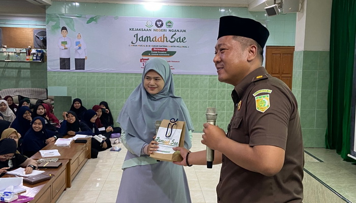 Kejari Nganjuk Berikan Penyuluhan Hukum pada 873 Calon Dai