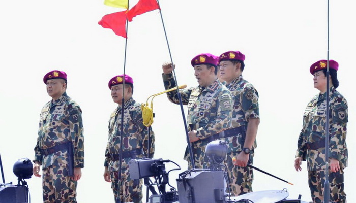 Perkokoh Sinergitas TNI-Polri, Kapolri Jadi Warga Kehormatan Marinir