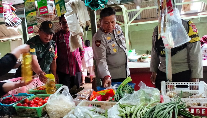 Polresta Malang Kota Patroli Dialogis di Pasar Tradisional Cek Ketersediaan Bahan Pangan