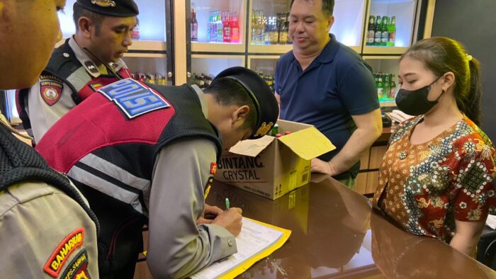 Ciptakan Situasi Kamtibmas Kondusif, Polresta Malang Kota Amankan Minuman Beralkohol