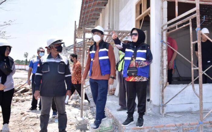 Sidak Pembangunan GOR Tipe B, Bupati Sukoharjo Minta Pelaksana Serius Bekerja