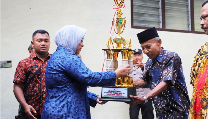 Lomba Proklim Hari Lingkungan Hidup Sedunia, Bupati Purworejo Serahkan Penghargaan Kepada 3 Desa