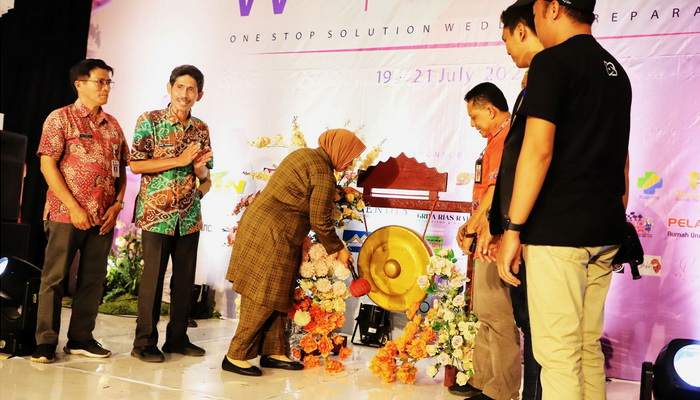 Bupati Yuli Hastuti Buka Wedding Expo Purworejo 2024