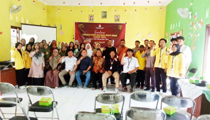 Gandeng Tim KKN Unnes, KPU Demak Sosialisasi Pilkada 2024