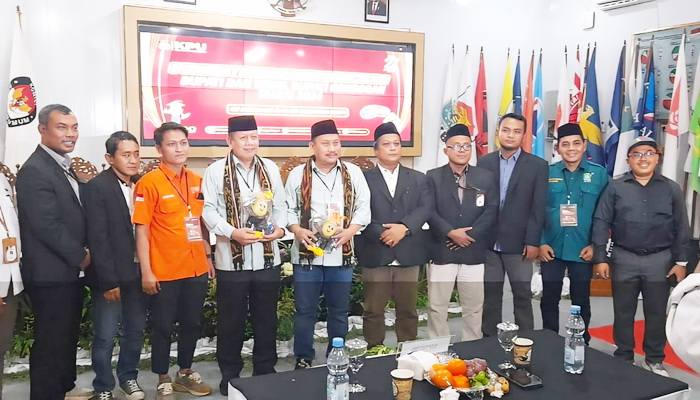 Deklarasi Meriah Masyarakat Grobogan Mengantar Paslon Bambang-Catur Ke KPU di Pilkada 2024