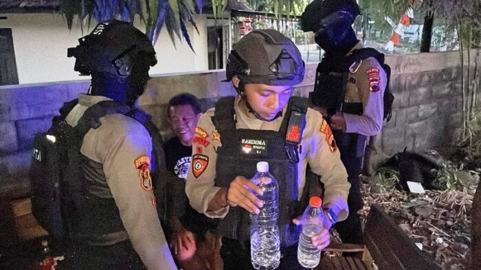 Pesta Miras di Pinggir Jalan, 2 Pria Diamankan Tim Sparta Polresta Surakarta