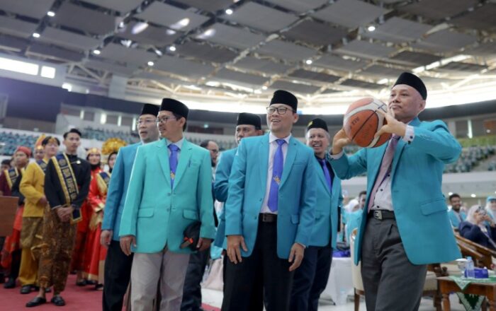 UMS Sambut 8.080 Mahasiswa Baru, Hadirkan Robot Basket dan Konsep Kuliah 3,5 Tahun