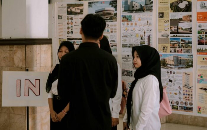 Pameran EXIT 2025 Arsitektur UMS Jadi Ajang Pertanggungjawaban Akademik dan Inspirasi Publik
