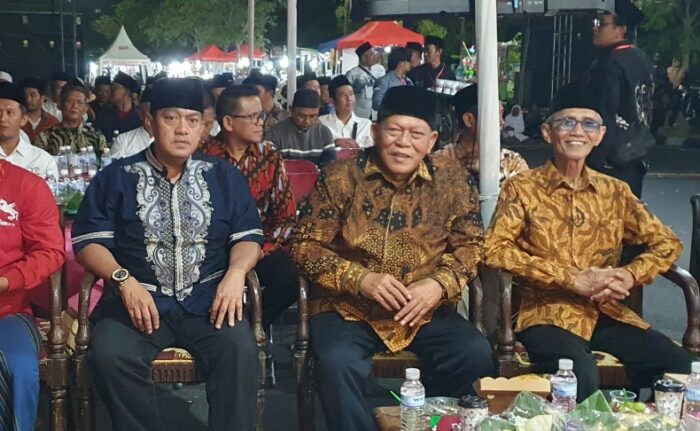 Ketua FBM Apresiasi Wayang Kulit Maulid Nabi di Masjid Tombo Ati Solo Baru