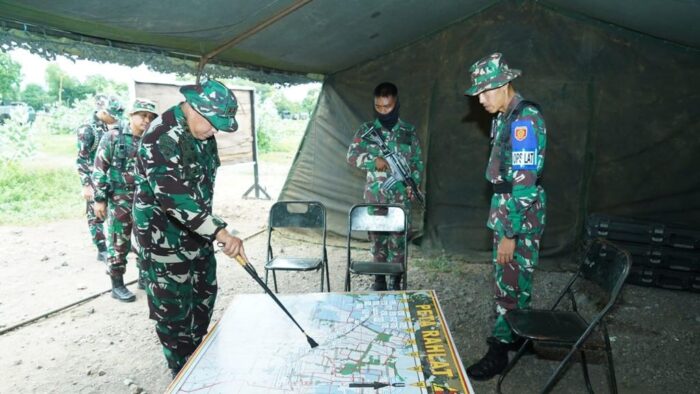 Mayjen TNI Syafrial Tinjau langsung Uji Siap Tempur Terintegrasi Satjar Divif 2 Kostrad TA 2022
