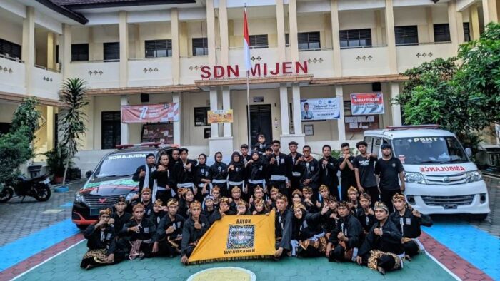Buktikan Bukan Ormas Pembuat Onar, PSHT Ranting Jebres Ikut Kirab Budaya