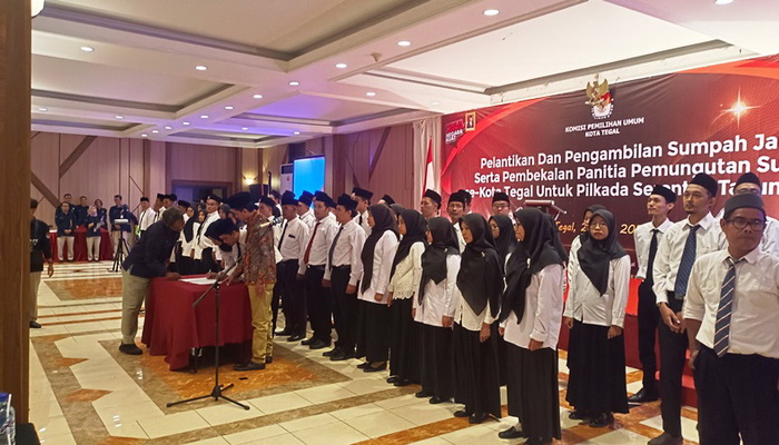 Lulus Seleksi, 81 Anggota PPS Kota Tegal Dilantik KPU