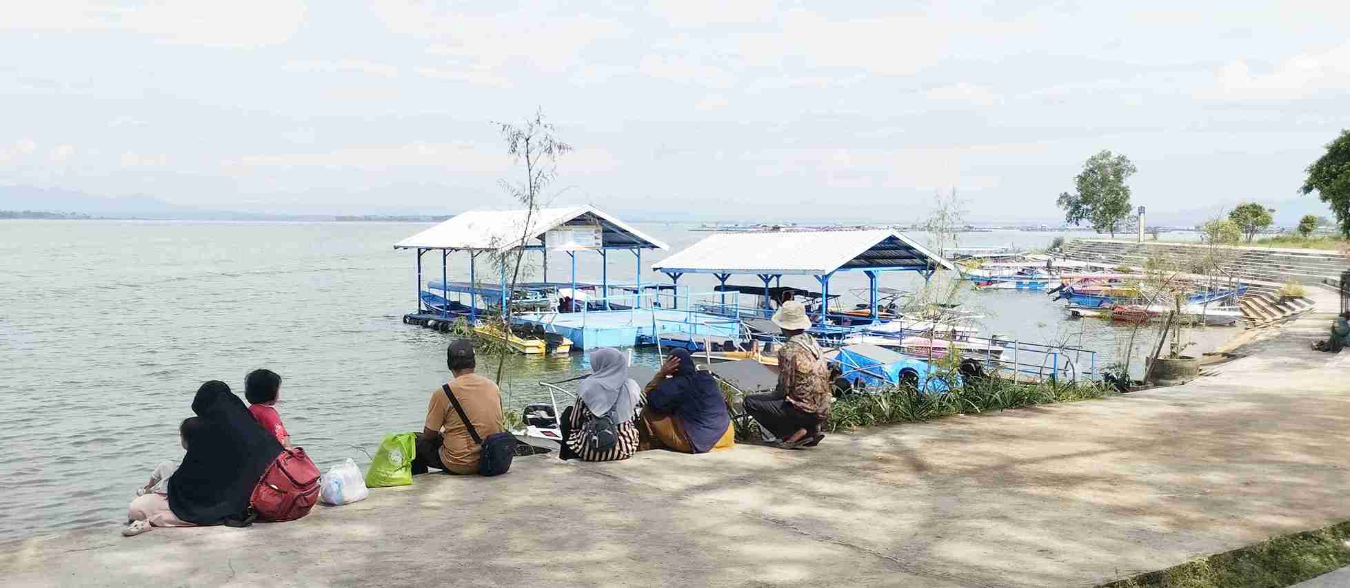 Jelajahi Keindahan Waduk Gajah Mungkur: Sensasi Naik Perahu Murah Meriah hingga Wahana Keluarga Lengkap