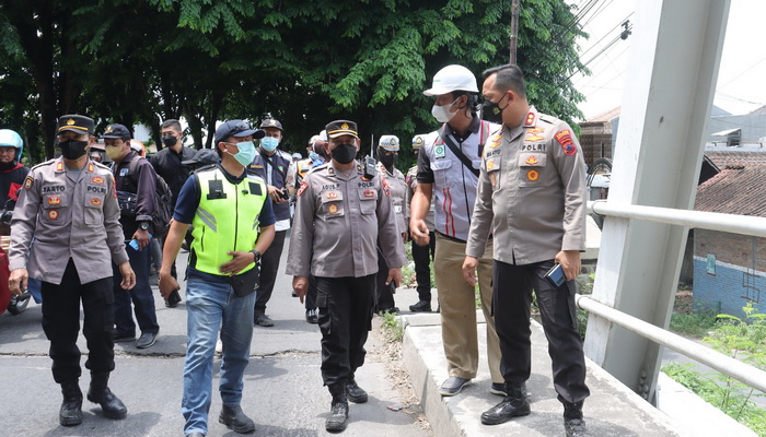 Imbas Penutupan Jembatan Mojo Semanggi Solo, Satlantas dan Dishub Sukoharjo Alihkan Arus Kendaraan