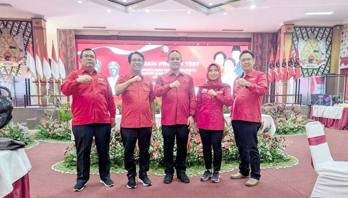Pasangan Petahana Arif-Rista Jalani Uji Kelayakan dan Kepatutan Bakal Calon Kepala Daerah di DPD PDI Perjuangan Jateng