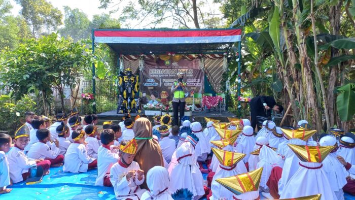 Blusukan ke Sekolah, Satlantas Polres Sukoharjo Kenalkan Aturan Berlalu Lintas