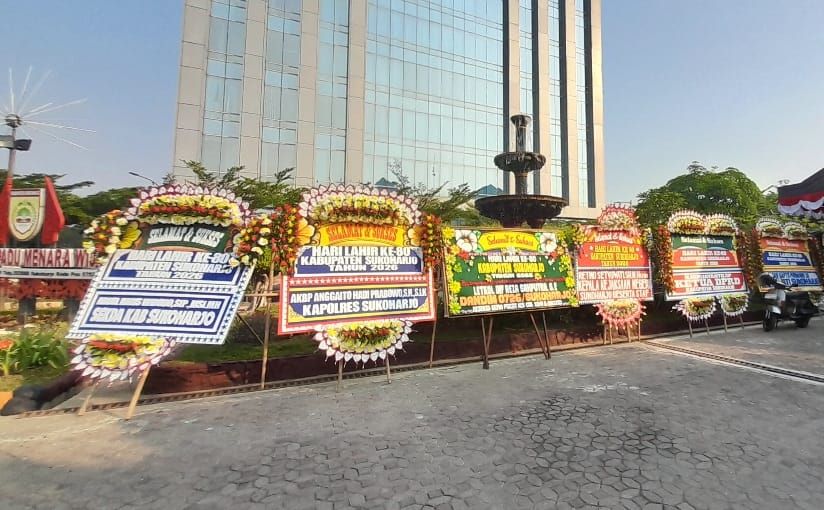 Peringatan Hari Lahir ke-80 Kabupaten Sukoharjo Tetap Meriah, Halaman Setda Dipenuhi Karangan Bunga