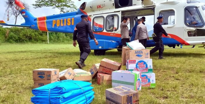 Jangkau Wilayah Terisolir, Polri Gunakan Helikopter Kirim Bantuan Gempa Bumi Cianjur