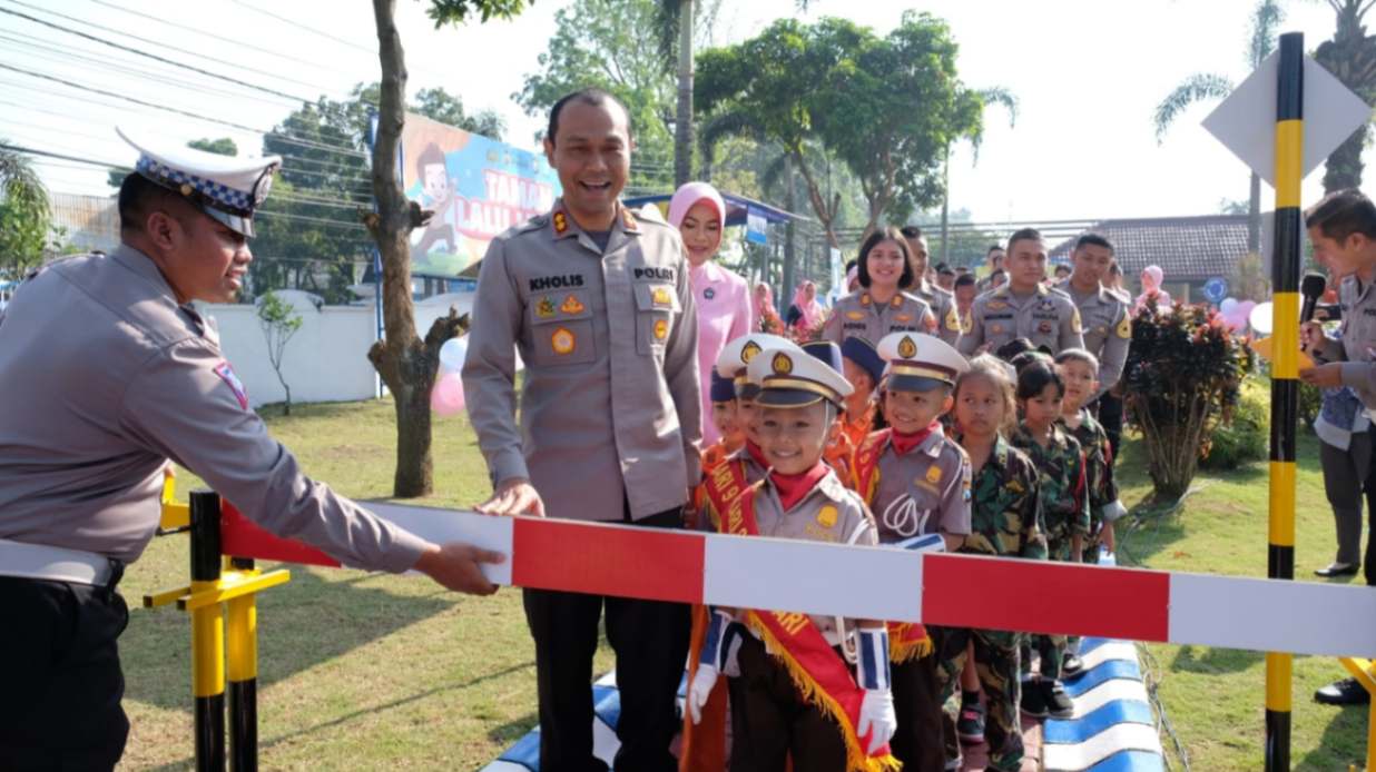 Taman Lalu Lintas Budhi Luhur Bhayangkara Polres Malang Sebagai Kado Hari Bhayangkara ke 77