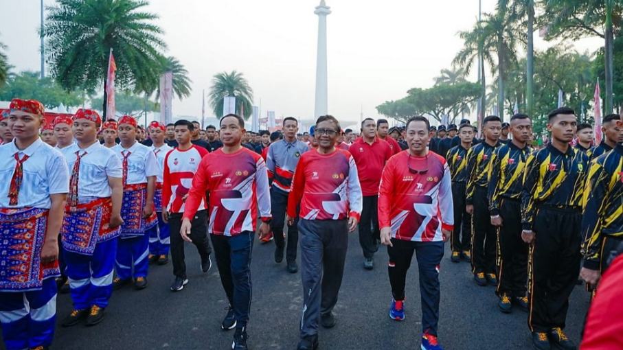 Kapolri Ikuti Fun Walk Lintas Elemen, Gaungkan Jaga Persatuan dan Kesatuan Bangsa