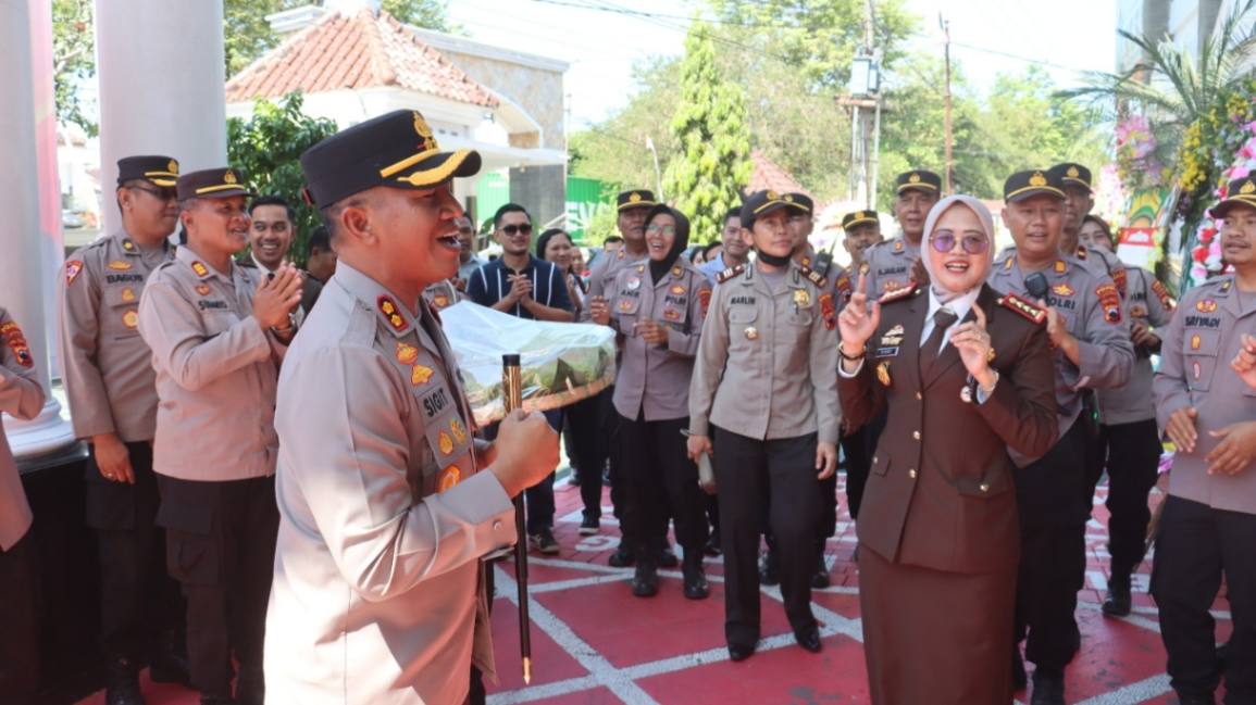 Hari Bhakti Adhyaksa ke 63, Kejari Sukoharjo Dapat Kejutan dari Polisi